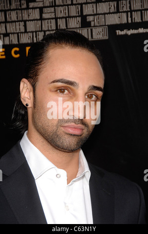 Paulie Malignaggi à arrivés pour la première chasse, le Grauman's Chinese Theatre, Los Angeles, CA le 6 décembre 2010. Photo par : Michael Germana/Everett Collection Banque D'Images