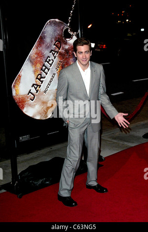 Jake Gyllenhaal aux arrivées pour SYRIANA, le premiere Cinéma Arclight Hollywood, Los Angeles, CA, le 27 octobre 2005. Photo par : Jeremy Montemagni/Everett Collection Banque D'Images