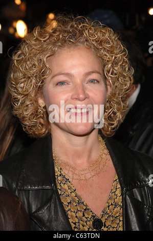 Amy Irving aux arrivées pour THE ARISTOCRATS Premiere par Universal Pictures, le Ziegfeld Theatre, New York, NY, le 30 octobre 2005. Photo par : Brad Barket/Everett Collection Banque D'Images