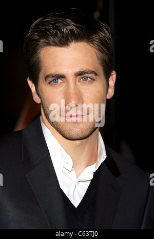 Jake Gyllenhaal aux arrivées pour THE ARISTOCRATS Premiere par Universal Pictures, le Ziegfeld Theatre, New York, NY, le 30 octobre 2005. Photo par : Gregorio Binuya/Everett Collection Banque D'Images