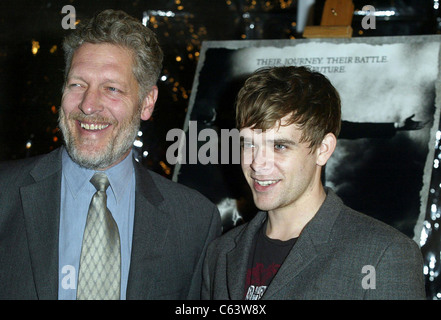 Clancy Brown, Nick Stahl à HBO Carnivale Saison 2 PREMIERE PARTIE, Los Angeles, CA, 06 janvier 2005. Photo par : Emilio Flores/Everett Collection Banque D'Images