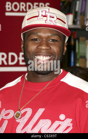 50 100 à l'apparence en magasin pour le rappeur 50 Cent lance G-Unit Books Mentions Légales avec MTV/portefeuille, les frontières à Columbus Circle Time Warner Center, New York, NY, 04 janvier 2007. Photo par : Gretchen Walker/Everett Collection