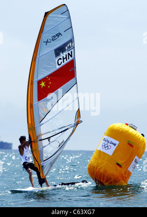 Aug 11 2008, Qingdao, Chine, les concurrents du Centre olympique de voile de Qingdao pendant les Jeux Olympiques de Beijing. sur emplacement pour Aug 11 - Partie 2, l'Été de Beijing 2008 Jeux Olympiques, Asie, Beijing, Chine, 11 août 2008. Photo par : Top Photo/Courtesy Everett Coll/USA L'HOMME SEULEMENT Banque D'Images