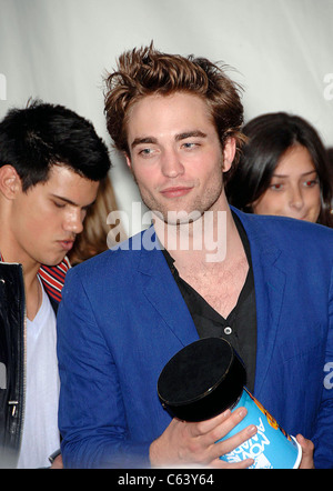 Arrivées à Robert Pattinson pour MTV Movie Awards 2009 - Salle de presse, Gibson Amphitheatre d'Universal City/Marche, Los Angeles, CA le 31 mai 2009. Photo par : Michael Germana/Everett Collection Banque D'Images