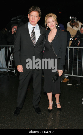 Thomas Hayden-Church et Virginia Madsen au National Board of Review of Motion Pictures gala annuel, New York, NY Le 11 janvier 2005. Photo par : Gregorio Binuya/Everett Collection Banque D'Images