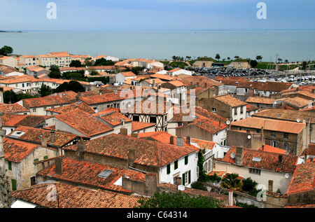 Vue sur St Martin de Ré (Ile de Ré, Alpes Maritimes, France). Banque D'Images