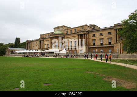 Une vue de l'arrière du palais de Buckingham, Londres Banque D'Images