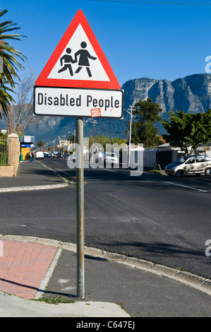 Signe de la circulation des personnes handicapées Cape Town Afrique du Sud Banque D'Images