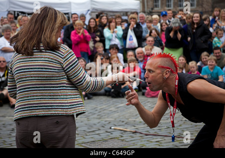 Le puissant Gareth Street Performer revient à l'Edinburgh Fringe Festival 2011 à effectuer pour sa 24e année à la frange. Banque D'Images