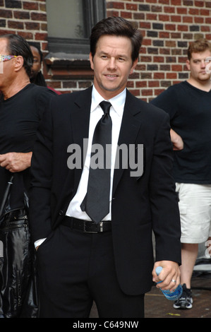 Mark Wahlberg en apparence pour le talk show Late Show with David Letterman, Ed Sullivan Theater, New York, NY Le 2 août 2010. Banque D'Images