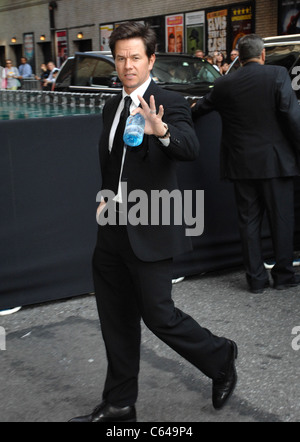 Mark Wahlberg en apparence pour le talk show Late Show with David Letterman, Ed Sullivan Theater, New York, NY Le 2 août 2010. Banque D'Images