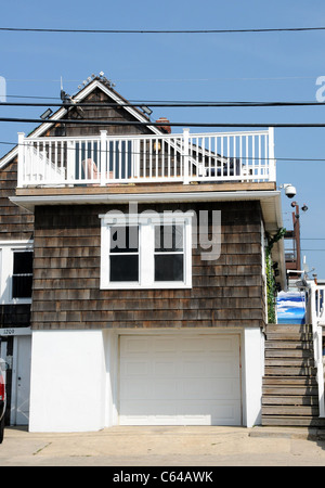 MTV Reality Show 'Jersey Shore' acteurs où séjourner à Seaside Heights, NJ dehors et environ pour JERSEY SHORE Saison 2 Celebrity Candids - MER, , Seaside Heights, New Jersey le 11 août 2010. Photo par : Desiree Navarro/Everett Collection Banque D'Images