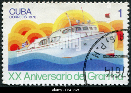 CUBA - 1976 : timbre imprimé à Cuba, est dédié au 20e anniversaire de la révolution, montre motor yacht "Granma" Banque D'Images