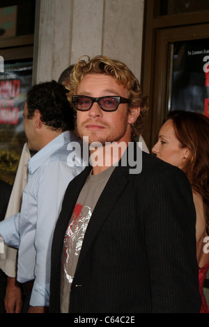 Simon Baker aux arrivées de George A. Romero LAND OF THE DEAD Premiere, Mann's National Theatre à Westwood, Los Angeles, CA, Banque D'Images