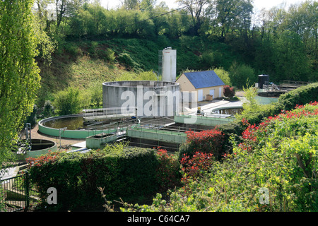 Usine de traitement des eaux usées (Nord Mayenne, Pays de la Loire, France). Banque D'Images