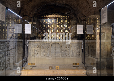 Sarcophage, tombe, Crypt incl. Reliques de Marie Madeleine, Basilique ou église de Saint Maximin-la-Sainte-Baume, Provence, France Banque D'Images