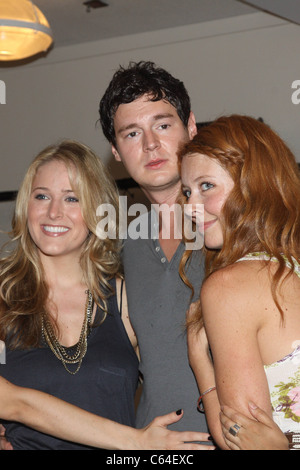 Cullen Kate Roberts, Benjamin Walker, Nadia Quinn aussi présents pour BLOODY BLOODY ANDREW JACKSON Broadway Cast Photo Call, Playwrights Horizons, New York, NY 8 septembre 2010. Photo par : Rob Kim/Everett Collection Banque D'Images