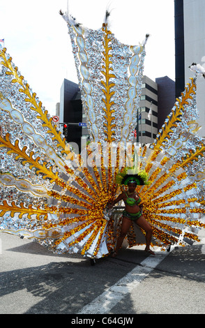 Défilés femme jamaïcaine à Rochester, NY festival des Caraïbes. Banque D'Images