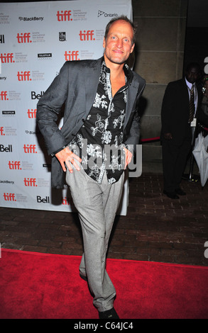 Woody Harrelson aux arrivées de BUNRAKU première projection au Festival International du Film de Toronto (TIFF), Ryerson Theatre, Toronto, le 11 septembre 2010. Photo par : Gregorio T. Binuya/Everett Collection Banque D'Images