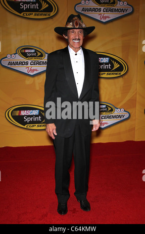 Richard Petty présents pour la NASCAR Sprint Cup Series Awards Cérémonie, le Wynn Las Vegas, Las Vegas, NV, le 3 décembre 2010. Photo Banque D'Images