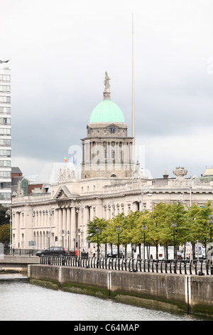 Custom House sur les quais de Dublin Irlande Banque D'Images