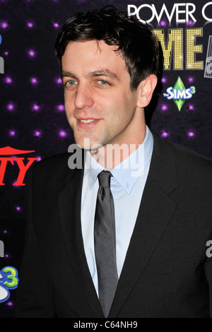 B J Novak présents pour la première variété d'alimentation annuelle d'événement d'humour, le Club Nokia, Los Angeles, CA 4 décembre 2010. Photo par : Banque D'Images