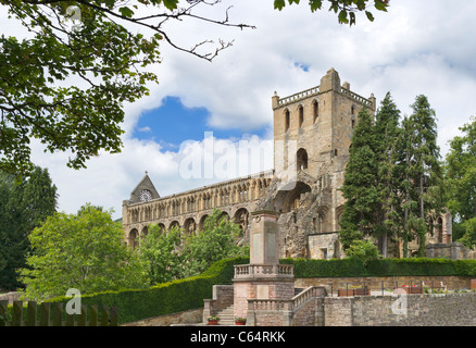 Les ruines de l'Abbaye Augustinienne 12thC en Jedburgh, Scottish Borders, Scotland, UK Banque D'Images