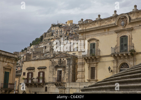 Vieille maison traditionnelle avant en Sicile (architecture médiévale et baroque italien), (Modica, Syracuse, Palerme) Italie, Europe Banque D'Images