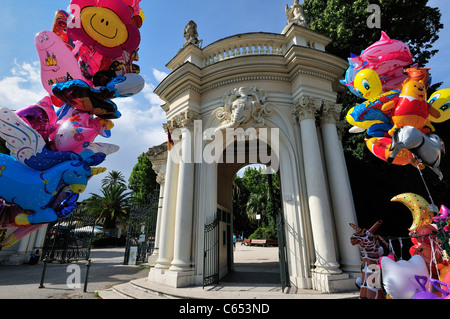 Rome. L'Italie. Entrée du Zoo Bioparco dans le parc de la Villa Borghèse. Banque D'Images