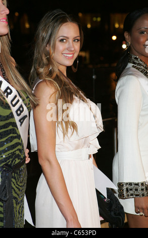 Jesinta Campbell (Miss Australie) au niveau des arrivées de l'Événement Bienvenue Miss Univers, Mandalay Bay Resort & Hotel, Las Vegas, NV le 13 août 2010. Photo par : James Atoa/Everett Collection Banque D'Images