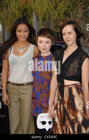 Jamie Chang, Emily Browning, Jena Malone aux arrivées de légende des gardiens : Les chouettes de Ga'Hoole, le Grauman's Chinese Theatre, Los Angeles, CA Septembre 19, 2010. Photo par : Dee Cercone/Everett Collection Banque D'Images