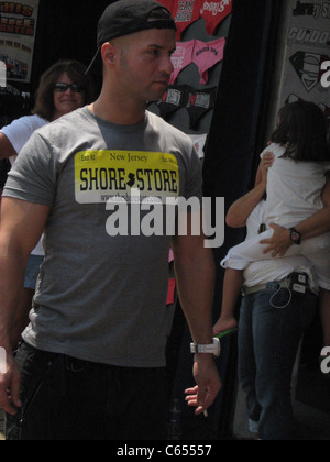 Michael Sorrentino, aka la situation dehors et environ pour JERSEY SHORE Saison 2 Candids Celebrity - VEN, la promenade de bord de mer, Banque D'Images