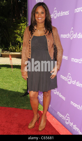 Laila Ali présents pour 5e édition de la célébration de la marche des bébés Déjeuner, Four Seasons Hotel, Los Angeles, CA, le 13 novembre 2010. Photo par : Dee Cercone/Everett Collection Banque D'Images