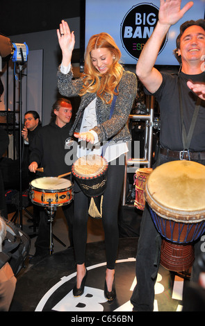 Whitney Port dans l'Esprit de Big Bang pour bénéficier d'Enfants SOS en Inde, l'esprit de la 34e Rue, New York, NY, 13 novembre 2010. Photo par : Gregorio T. Binuya/Everett Collection Banque D'Images