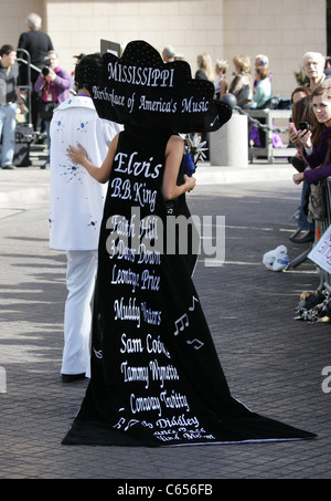 Mlle Mississippi, Sarah Beth James lors d'une apparition publique pour la Miss America DSW nous montrer vos chaussures Parade, Arc de Triomphe à Paris Las Vegas, New York, NY Le 14 janvier 2011. Photo par : James Atoa/Everett Collection Banque D'Images