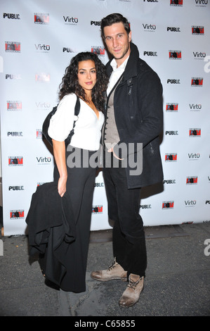 Jessica Schreiber, Pablo Schreiber présents pour BLOODY BLOODY ANDREW JACKSON Soirée d'ouverture sur Broadway, le Bernard B. Jacobs Theatre, New York, NY, 13 octobre 2010. Photo par : Gregorio T. Binuya/Everett Collection Banque D'Images