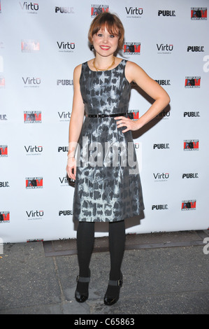 Alison Pill présents pour BLOODY BLOODY ANDREW JACKSON Soirée d'ouverture sur Broadway, le Bernard B. Jacobs Theatre, New York, NY, 13 octobre 2010. Photo par : Gregorio T. Binuya/Everett Collection Banque D'Images