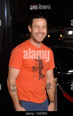 Chris Pontius aux arrivées de Jackass 3D Premiere, le Grauman's Chinese Theatre, Los Angeles, CA, 13 octobre 2010. Photo par : Michael Germana/Everett Collection Banque D'Images