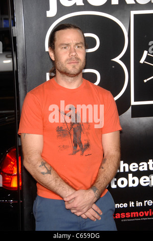 Chris Pontius aux arrivées de Jackass 3D Premiere, le Grauman's Chinese Theatre, Los Angeles, CA, 13 octobre 2010. Photo par : Michael Germana/Everett Collection Banque D'Images