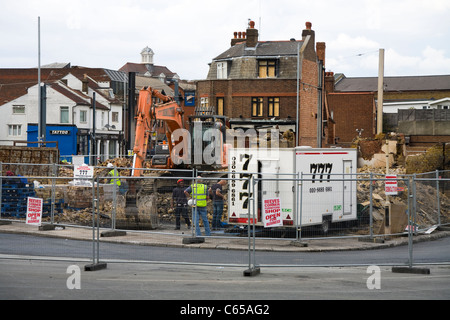 Site de démolition/ bâtiments / bâtiment (Chambre des Reeves magasin de meubles) démoli après avoir été brûlés lors des émeutes anti-émeute / 2011 Banque D'Images