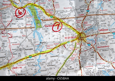 Carte routière des USA avec trajet prévu à l'surligneur pour Nashville, Tennessee Banque D'Images