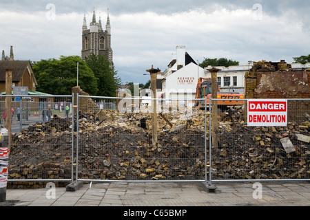 Site de démolition/ bâtiments / bâtiment (Chambre des Reeves magasin de meubles) démoli après avoir été brûlés lors des émeutes anti-émeute / 2011 Banque D'Images