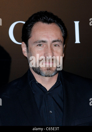 Demian Le bichir aux arrivées pour BIUTIFUL Premiere, Directors Guild of America (DGA) Theatre, Los Angeles, CA le 14 décembre 2010. Photo par : Elizabeth Goodenough/Everett Collection Banque D'Images