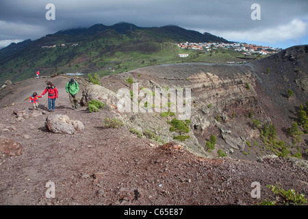 Menschen am Vulkan San Antonio, Fuencaliente, Los Canarios, personnes à le volcan San Antonio, Fuencaliente, Los Canarios Banque D'Images