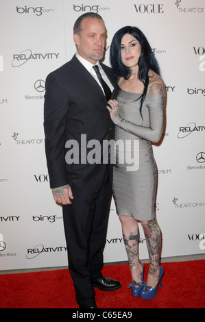 Kat Von D, Jesse James au hall des arrivées pour l'Art du quatrième rapport annuel de l'Elysium Black Tie Gala de Charité LE CIEL, le bâtiment Annenberg au California Science Center, Los Angeles, CA, 15 janvier 2011. Photo par : Elizabeth Goodenough/Everett Collection Banque D'Images