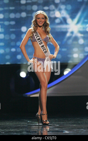 Mariana Paola Vicente (Miss Porto Rico) présents pour Miss Univers 2010 Pageant - à l'intérieur, Mandalay Bay Hotel & Casino, Las Vegas, NV le 23 août 2010. Photo par : James Atoa/Everett Collection Banque D'Images