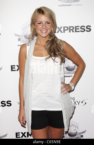 Ali Fedotowsky aux arrivées pour l'enregistrement et Matt Leinart Foundation Celebrity Bol, Lucky Strike Lanes Hollywood, Los Angeles, CA 15 juillet 2010. Photo par : James Amherst/Everett Collection Banque D'Images