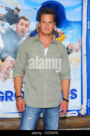 Alec Musser au niveau des arrivées pour les adultes Première, Le Ziegfeld Theatre, New York, NY Le 23 juin 2010. Photo par : Gregorio T. Binuya/Everett Collection Banque D'Images