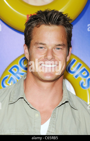 Alec Musser au niveau des arrivées pour les adultes Première, Le Ziegfeld Theatre, New York, NY Le 23 juin 2010. Photo par : Desiree Navarro/Everett Collection Banque D'Images