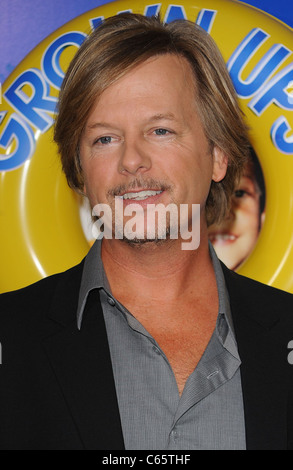 David Spade aux arrivées pour grandes personnes Premiere, le Ziegfeld Theatre, New York, NY Le 23 juin 2010. Photo par : Kristin Callahan/Everett Collection Banque D'Images